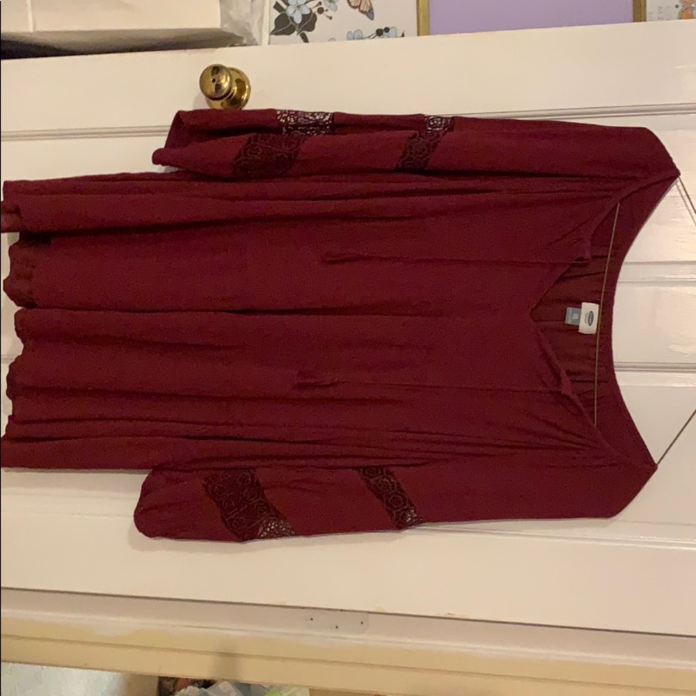 Maroon dress with cut out pattern on sleeves
